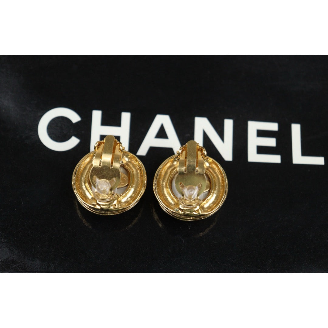 Very Good ( Rank A) ｜ CHANEL Coco Mark  Pearl Gold Earrings ｜25092611