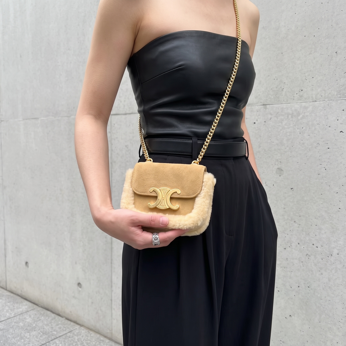 Include Entrupy Certificate of Authenticity｜Good ( Rank A) ｜CELINE Suede Shearling Triomphe Mini Chain Claude Shoulder Bag ｜S26083015