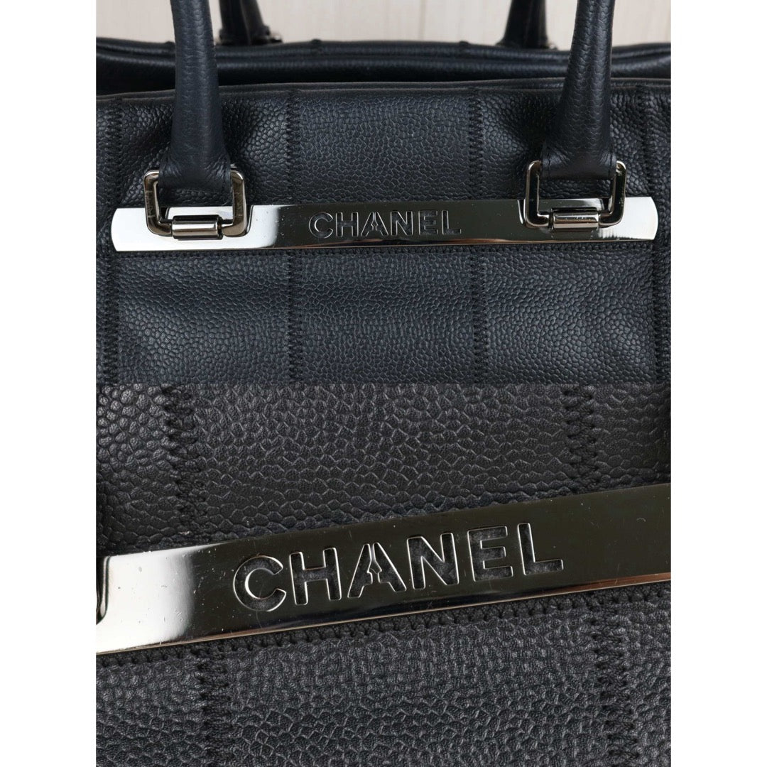 Include Entrupy Certificate of Authenticity｜Good ( Rank AB)｜ CHANEL  Calf Leather Square Quilt Boston  Shoulder Bag Black Made In 2005～2006Year｜S26060203