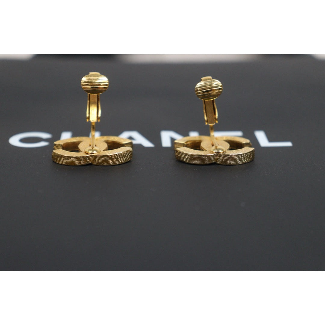 Include Authentic Detective Certificate of Authenticity｜Very Good ( Rank A) ｜ CHANEL  Coco Mark Golden Plated Rhinestone  Earrings ｜26062607