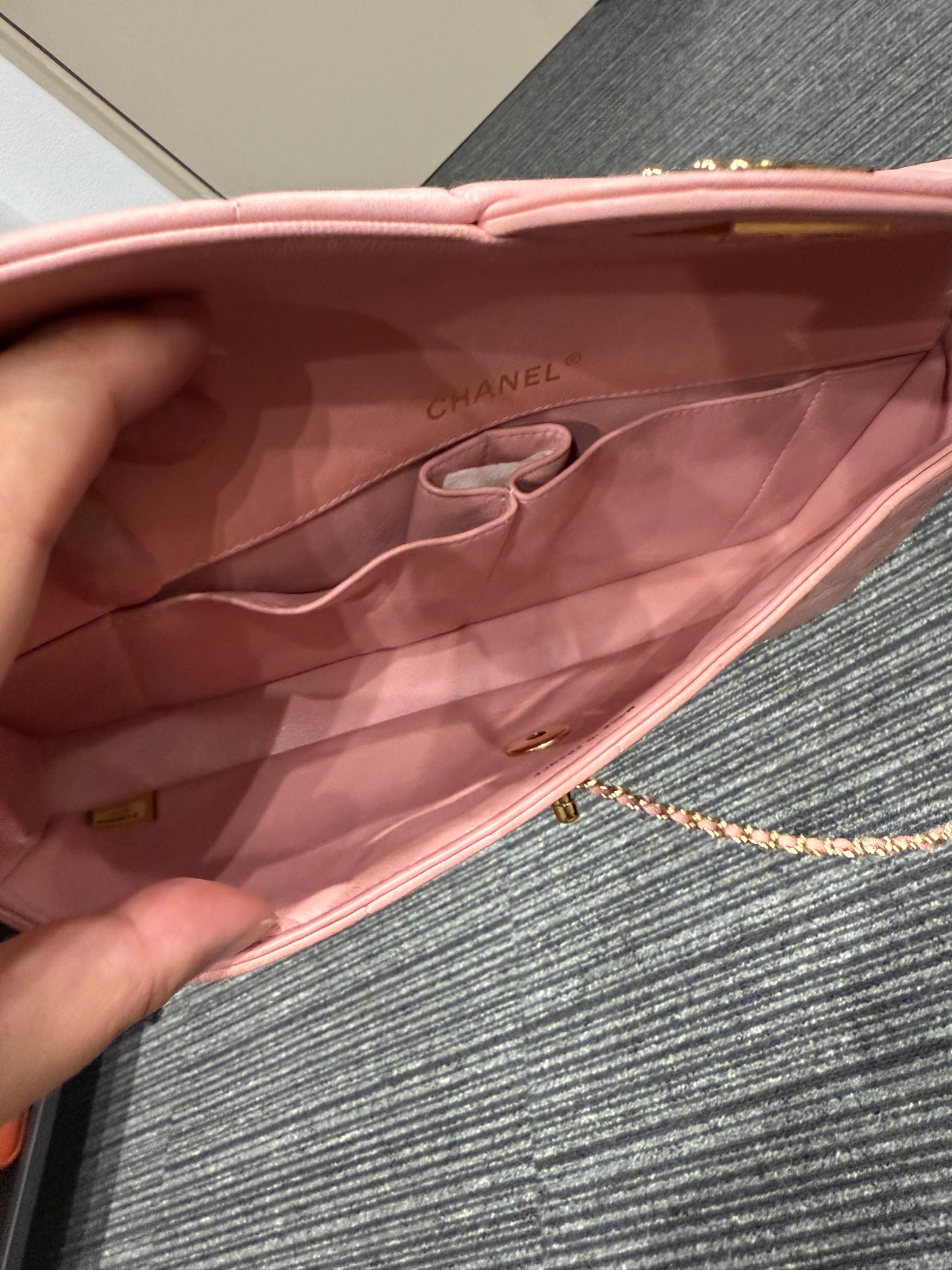 First installment 1/3｜Good ( Rank AB)｜ CHANEL  Lambskin Shoulder Bag Pink ｜25060308