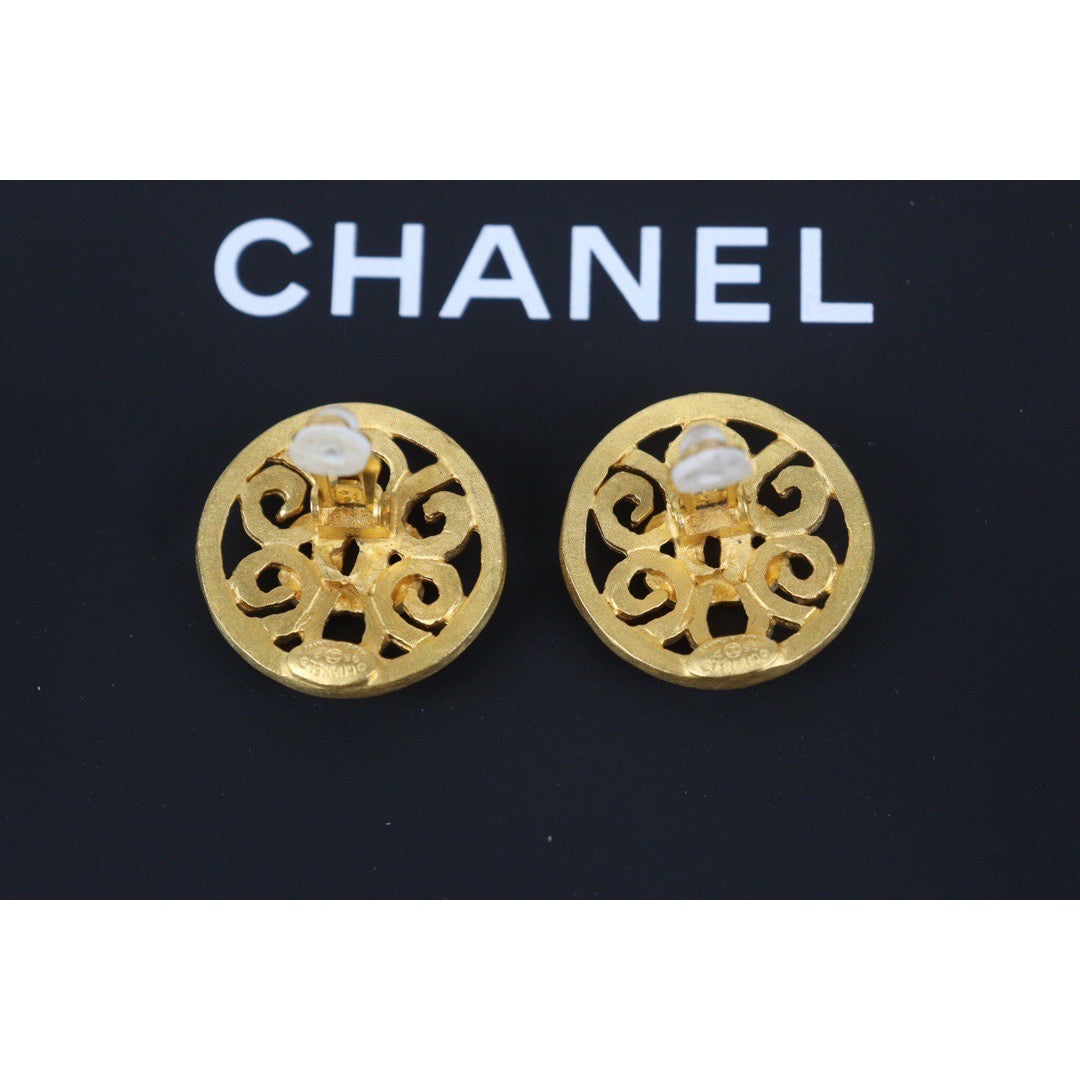 Rank A ｜CHANEL COCO Mark Vintage Earrings Made In 1995 Year ｜23092621