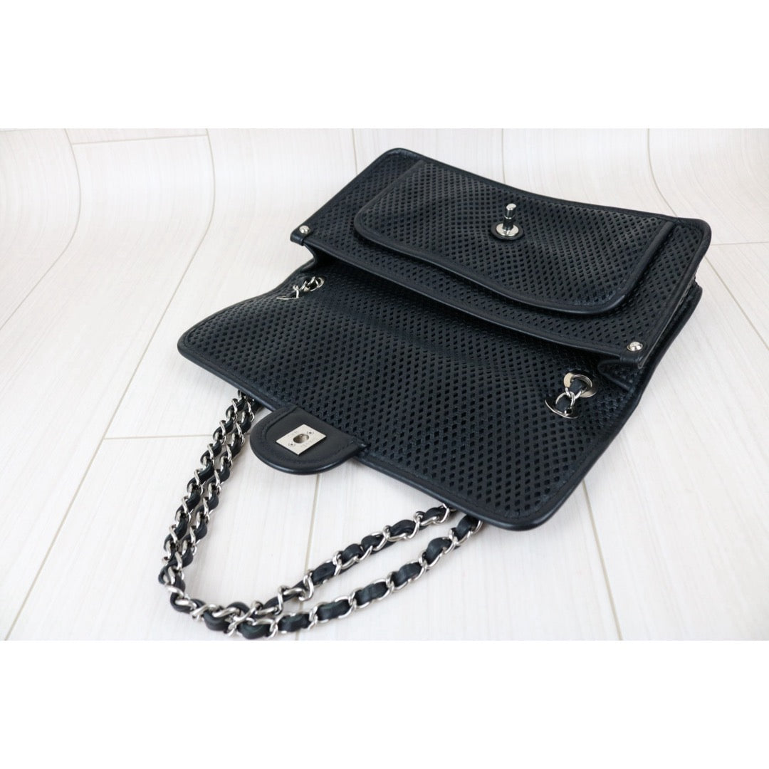 Include Entrupy Certificate of Authenticity｜Very Good ( Rank A)｜ CHANEL Caviar Skin Calf Leather Single Flap Perforated Shoulder Bag  Limited Edition Made in 2012-2013Year｜S26042510