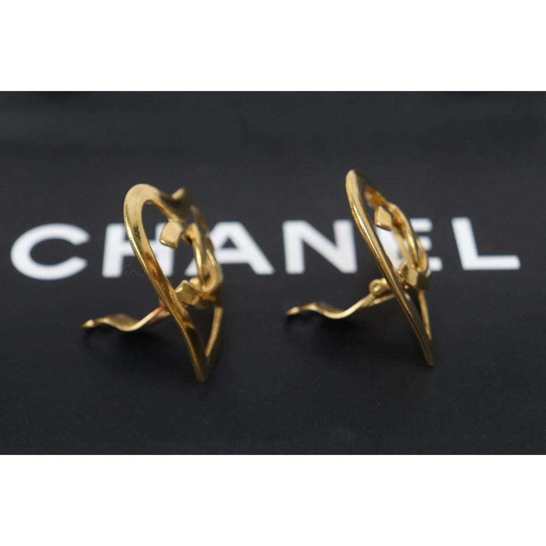 Very Good ( Rank A) ｜ CHANEL Coco Mark Heart 18K Gold Earrings Made In 1995Year ｜25111408