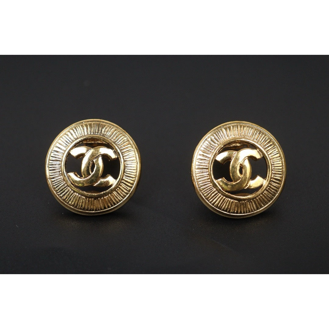 Very Good ( Rank A) ｜CHANEL Coco Mark Gold 24 Plated Earrings ｜S24112502