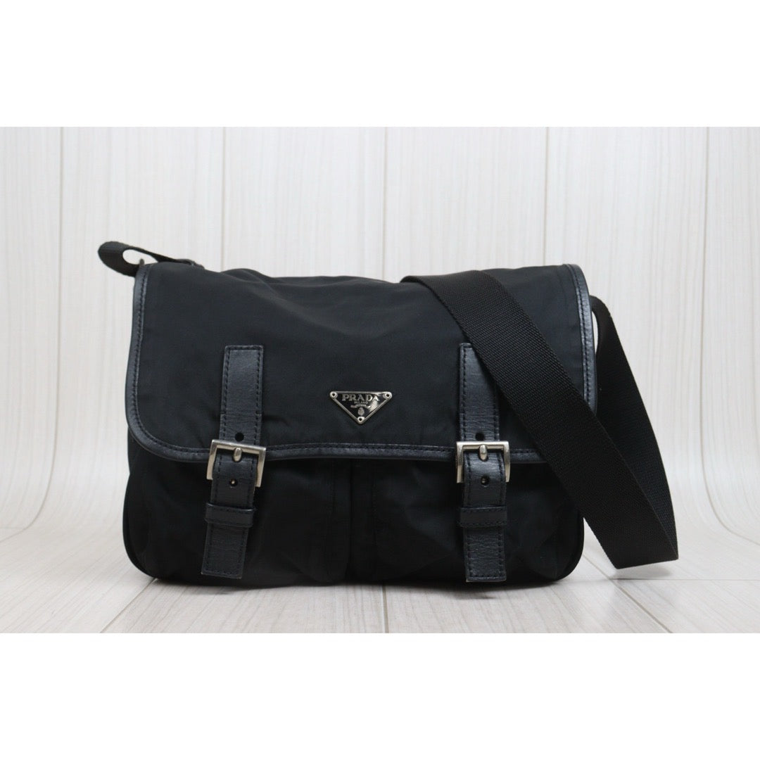 Include Entrupy Certificate of Authenticity｜Good ( Rank AB) ｜Prada  Nylon Black Shoulder Bag  Silver Hardware｜26082602