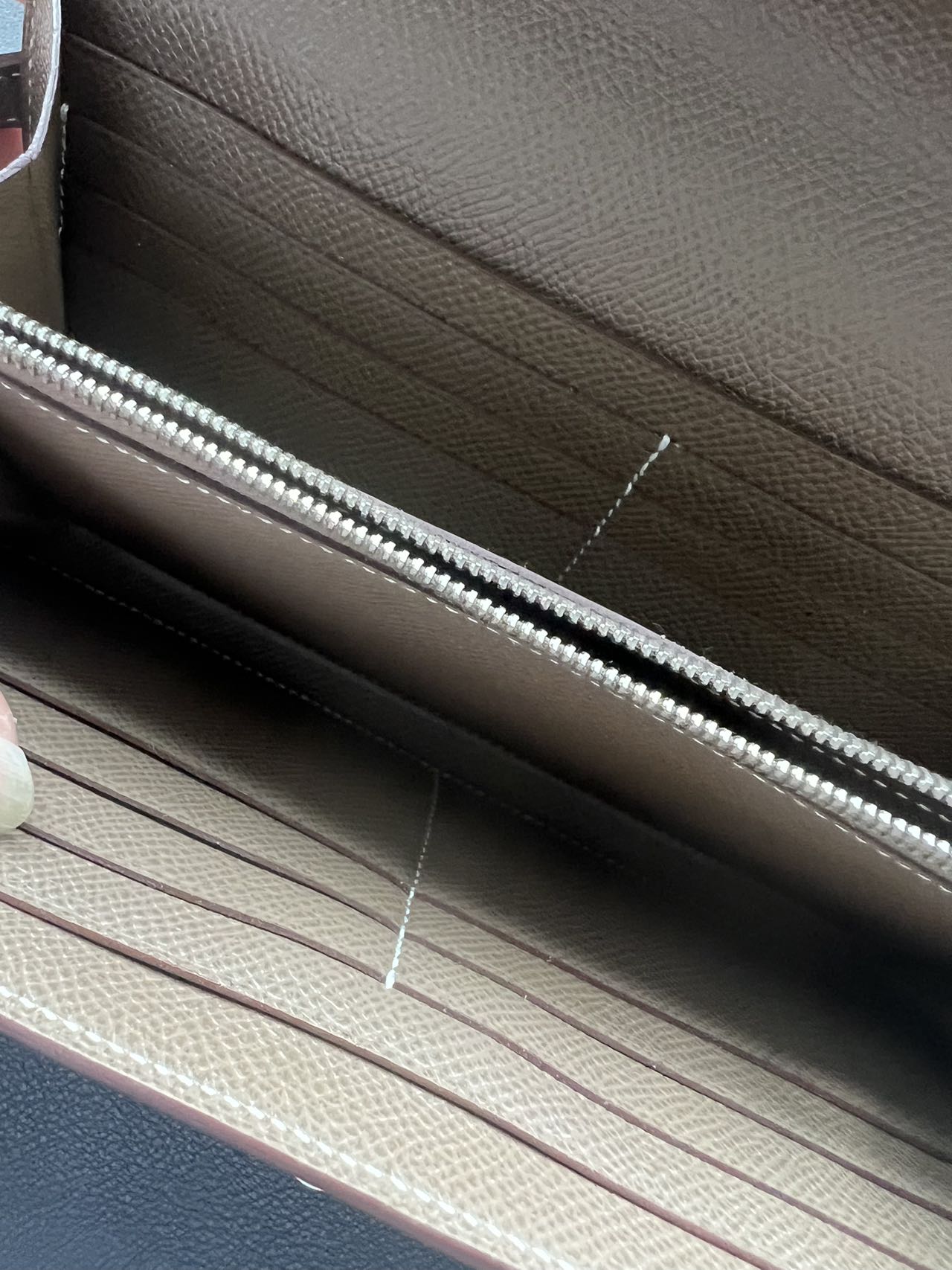 HERMES Epsom Kelly Wallet Gray C Stamp