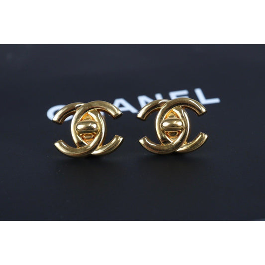 Rank A ｜CHANEL Vintage 18K Gold Plating Earrings  Made In 1997 Year ｜23101110