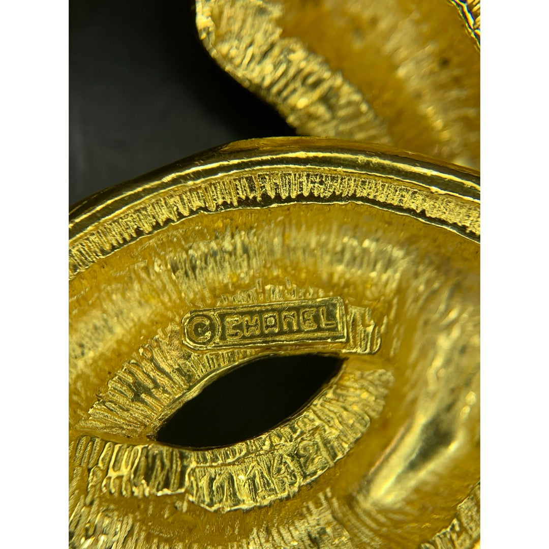 Include Authentic Detective Certificate of Authenticity｜Very Good ( Rank A)｜ CHANEL Vintage Coco Mark 24K Golden Brooch ｜Y26040605