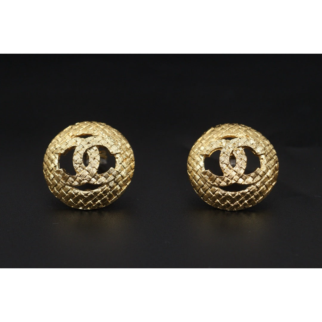 Very Good ( Rank A) ｜ CHANEL Coco Mark  Weave Gold Earrings Made In 1992Year GM｜25122306