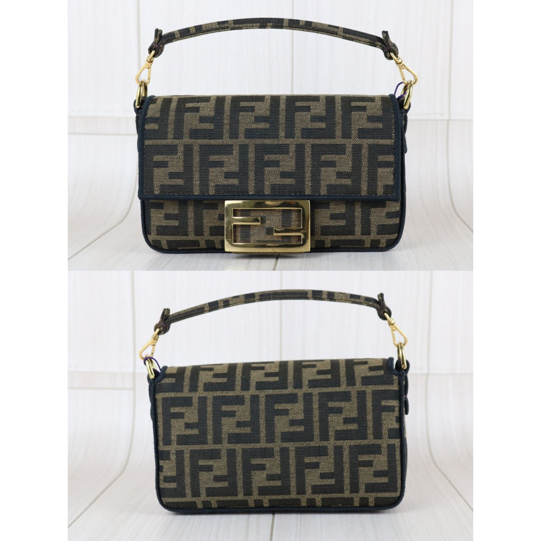Very Good ( Rank A)｜ FENDI Mamma Baguette Chain Shoulder Bag  Gold Hardware Current Model PM｜S26020801