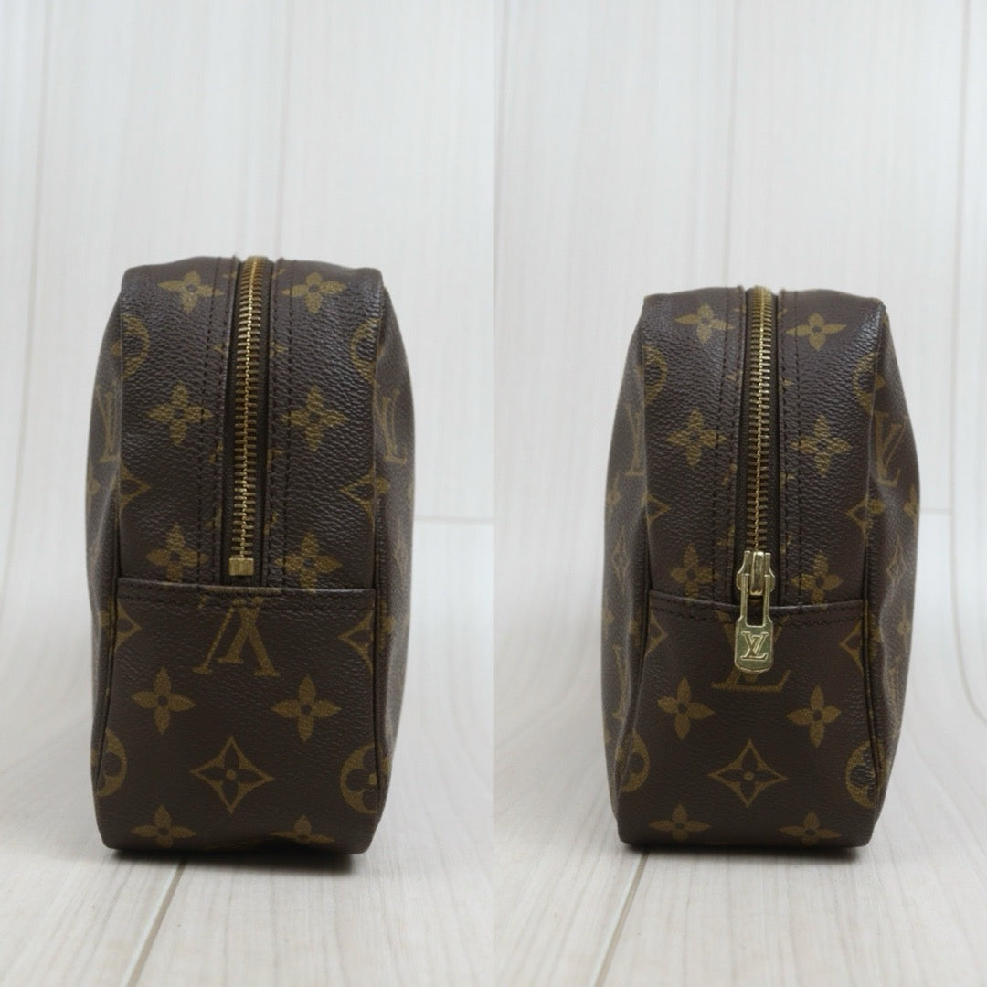 Include Entrupy Certificate of Authenticity｜Very Good ( Rank A) ｜ Louis Vuitton Truth Toilet 28 Monogram Makeup Pouch｜26090703