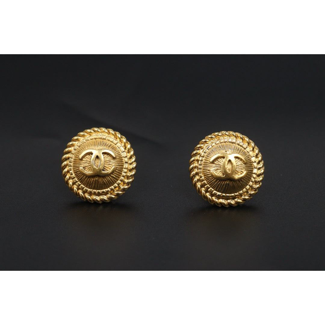 Include Authentic Detective Certificate of Authenticity｜Good ( Rank AB) ｜ CHANEL Coco Mark  Weave Gold Earrings ｜Y26040714