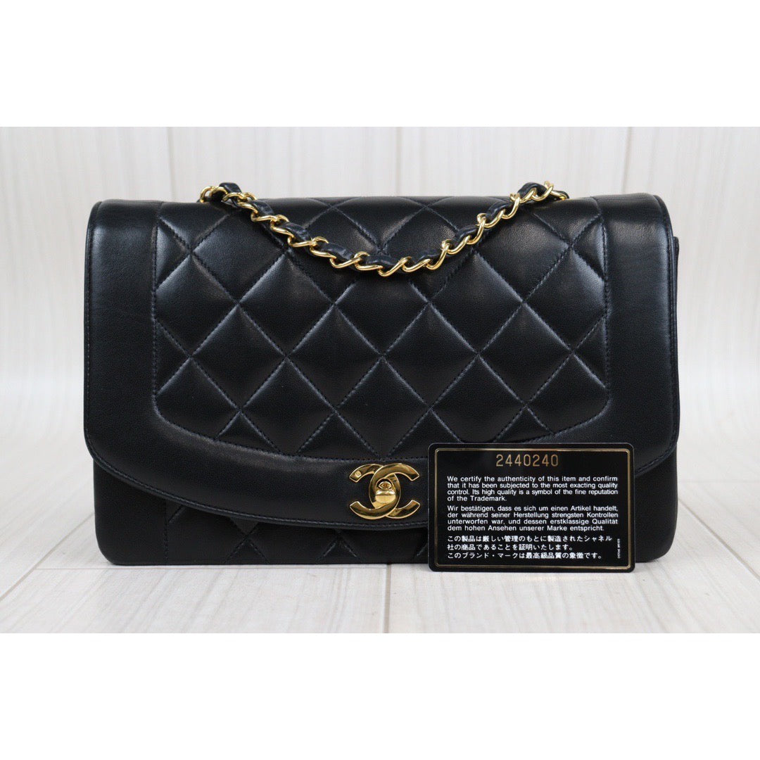 Rank A ｜ CHANEL Matrasse Diana 25 Lamb Skin Chain Bag Made in 1991-1994 Year｜23120810