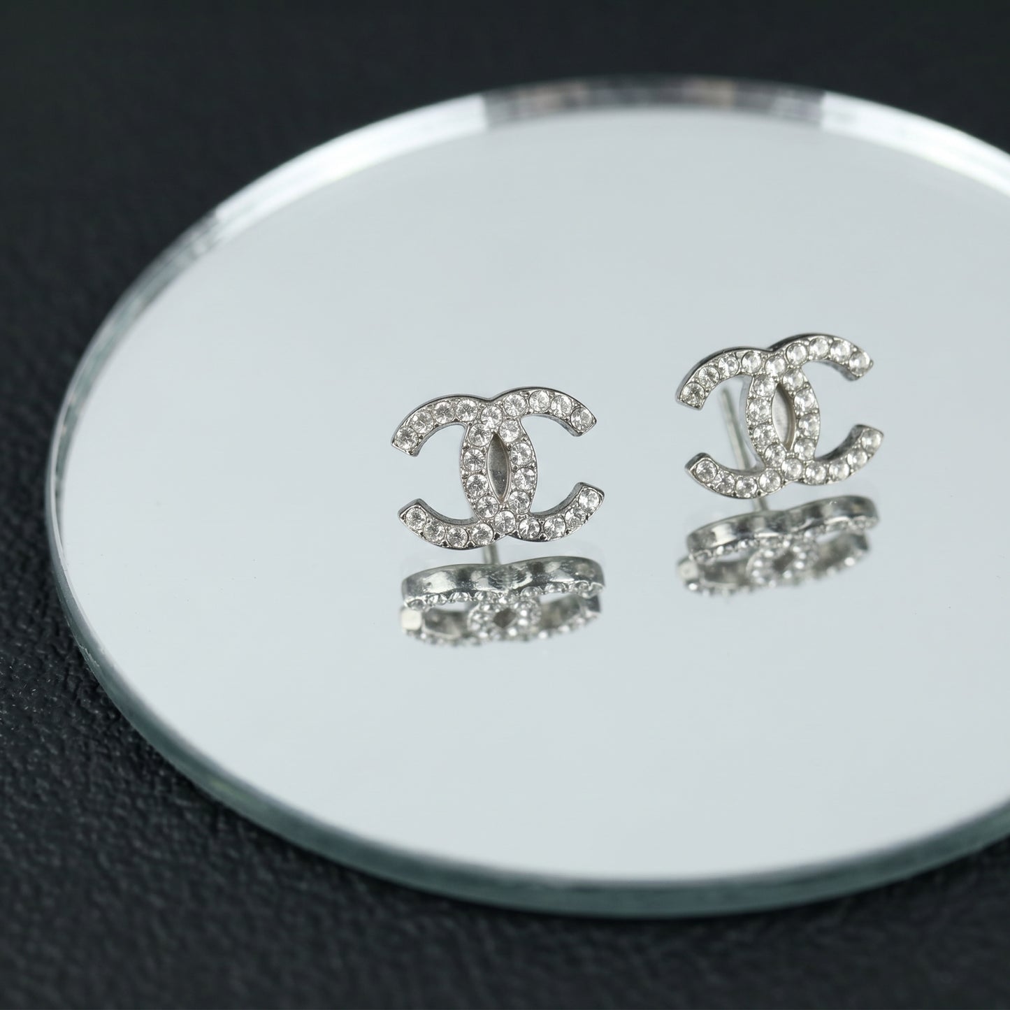 Include Authentic Detective Certificate of Authenticity｜Very Good ( Rank A) ｜CHANEL 09A COCO Mark Rhinestone Earrings Made In 2009 Year｜S26062502