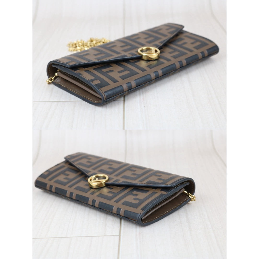 Include Entrupy Certificate of Authenticity｜Very Good ( Rank A)｜ FENDI Mamma Calf Leather Chain Bag  Gold Hardware ｜X26070606