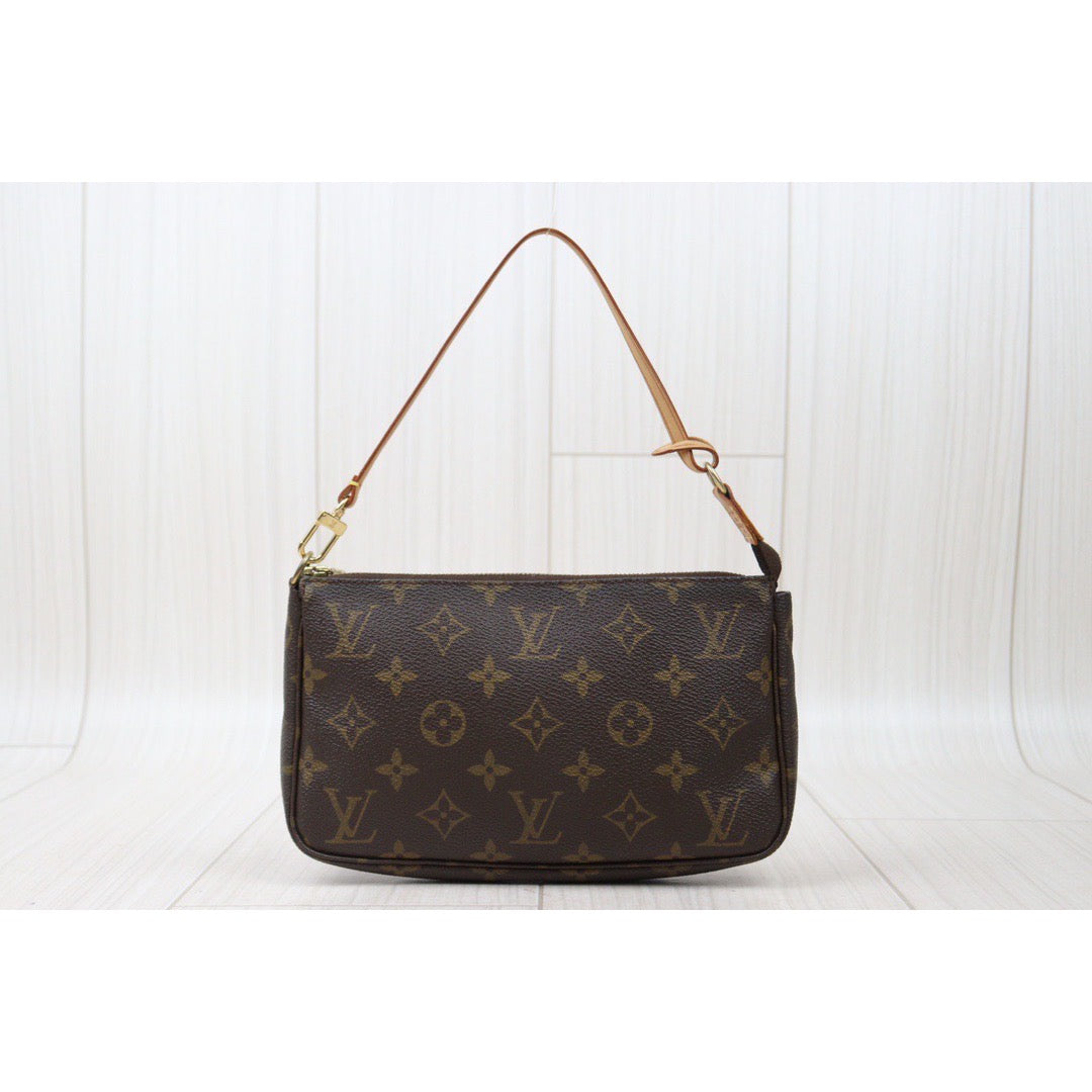 Rank AB ｜ LV Monogram Pochette Accessoires Vintage Model ｜V24053030