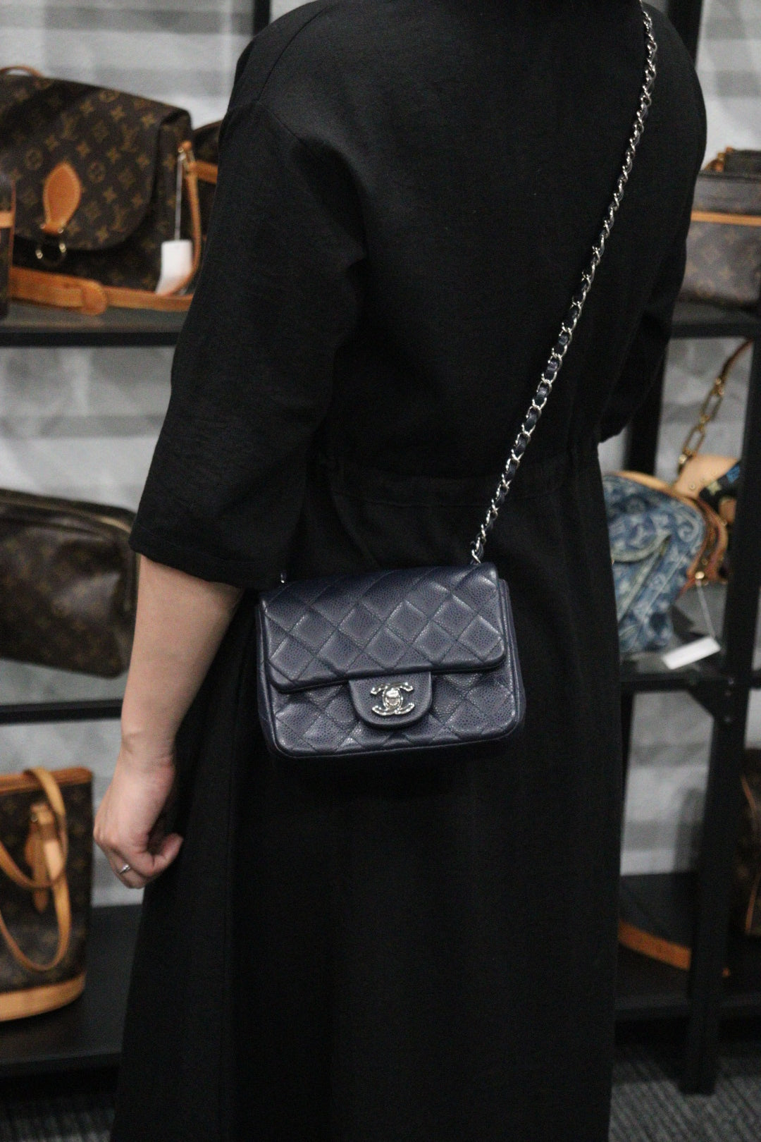 Rank A ｜ CHANEL Caviar Skin Square 17 Shoulder Bag Navy｜23080314