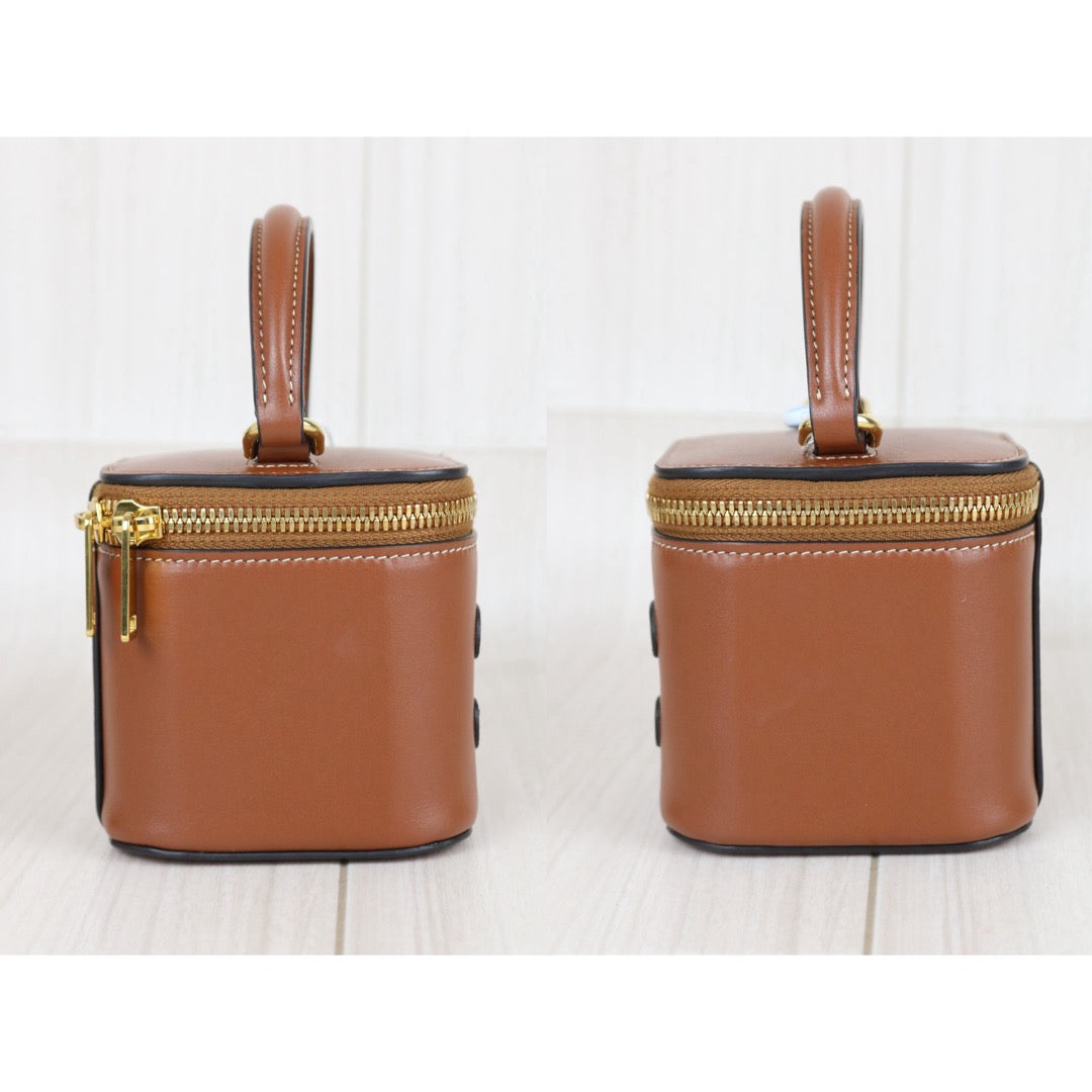 Include Entrupy Certificate of Authenticity｜Very Good ( Rank A)｜ CELINE Box Triomphe Calf Leather Mini Handbag Shoulder Bag Caramel  ｜S26061201