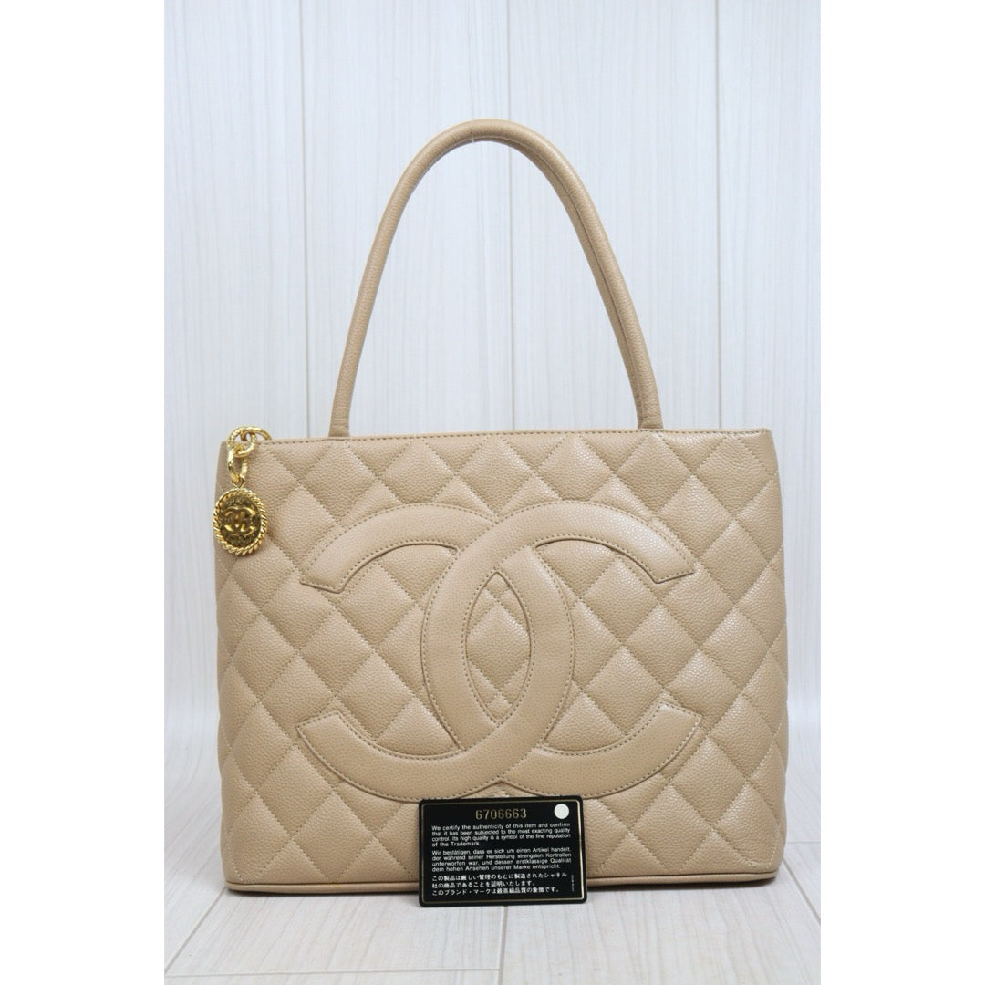 Include Entrupy Certificate of Authenticity｜Good ( Rank AB)｜ CHANEL Caviar Skin Calf Leather Tote Bag Beige Made In 2000～2002Year｜26062608