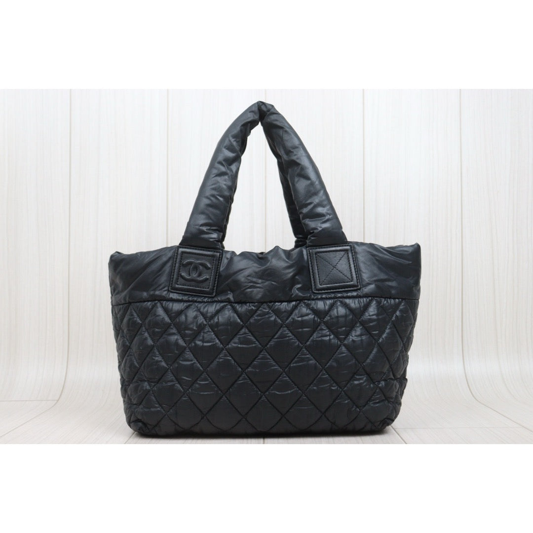 Good ( Rank AB)｜ CHANEL COCOON Down Tote Hand Bag  Black Made in 2011Year ｜25112806
