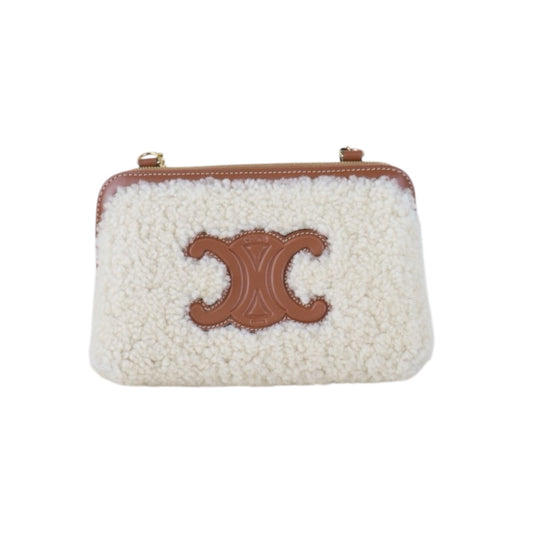 Include Entrupy Certificate of Authenticity｜Very Good ( Rank A)｜ CELINE Cuir Triomphe Triomphe Shearling Chain Bag｜S26090716