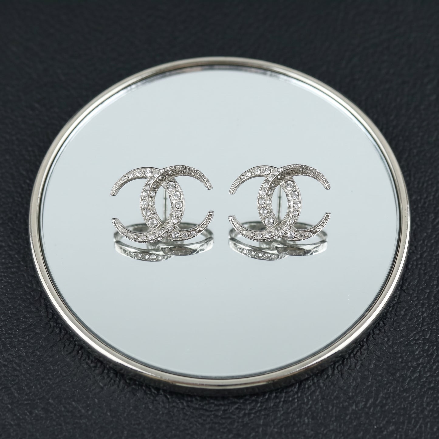 Include Authentic Detective Certificate of Authenticity｜Very Good ( Rank A) ｜CHANEL B15C COCO Mark Circlet Rhinestone Earrings Made In 2015Year｜S26070202
