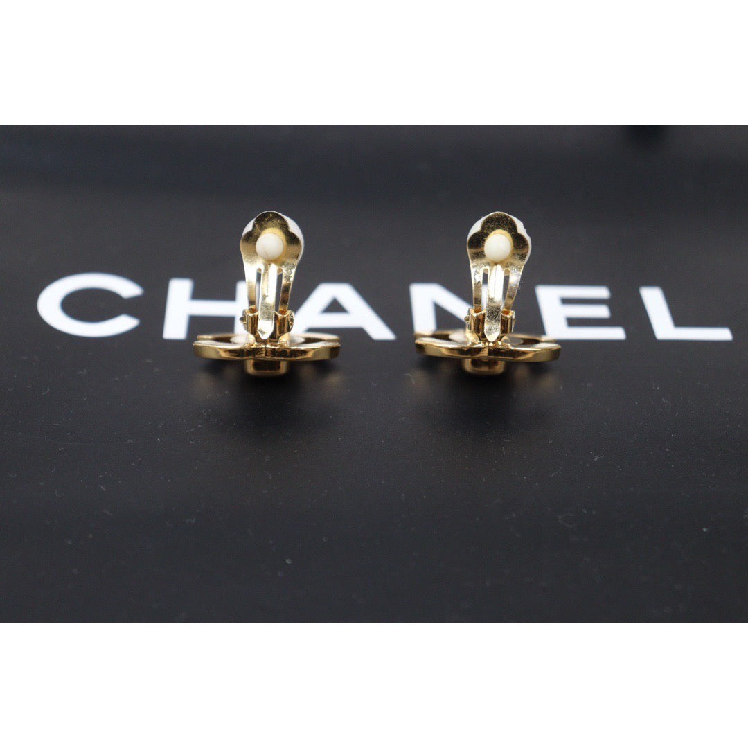 Rank A ｜CHANEL Vintage 18K Gold Plating Earrings  Made In 1995Year ｜24070513