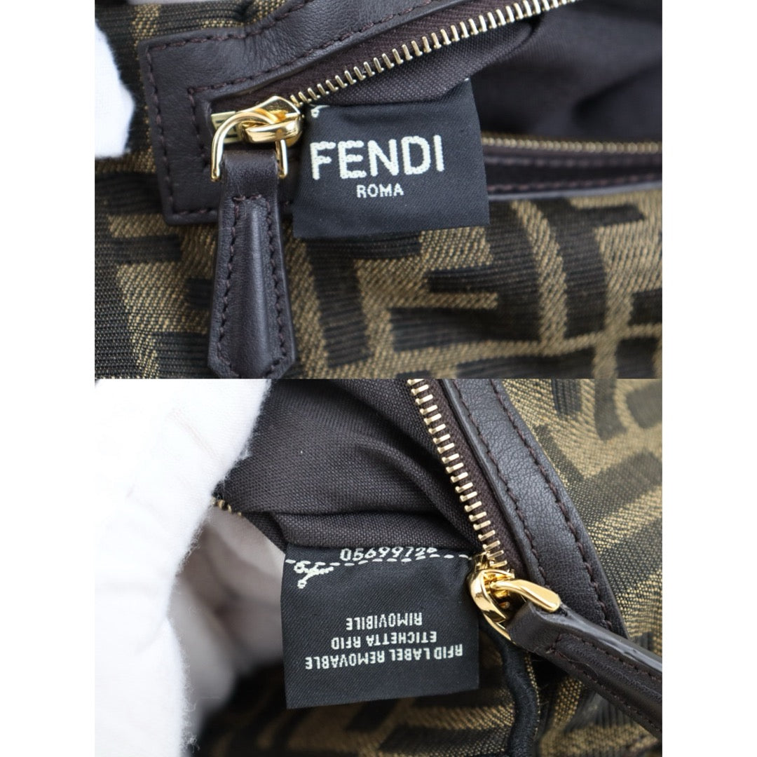 Very Good ( Rank A)｜ FENDI Mamma Baguette Shoulder Bag  Gold Hardware Current Model｜S25110325