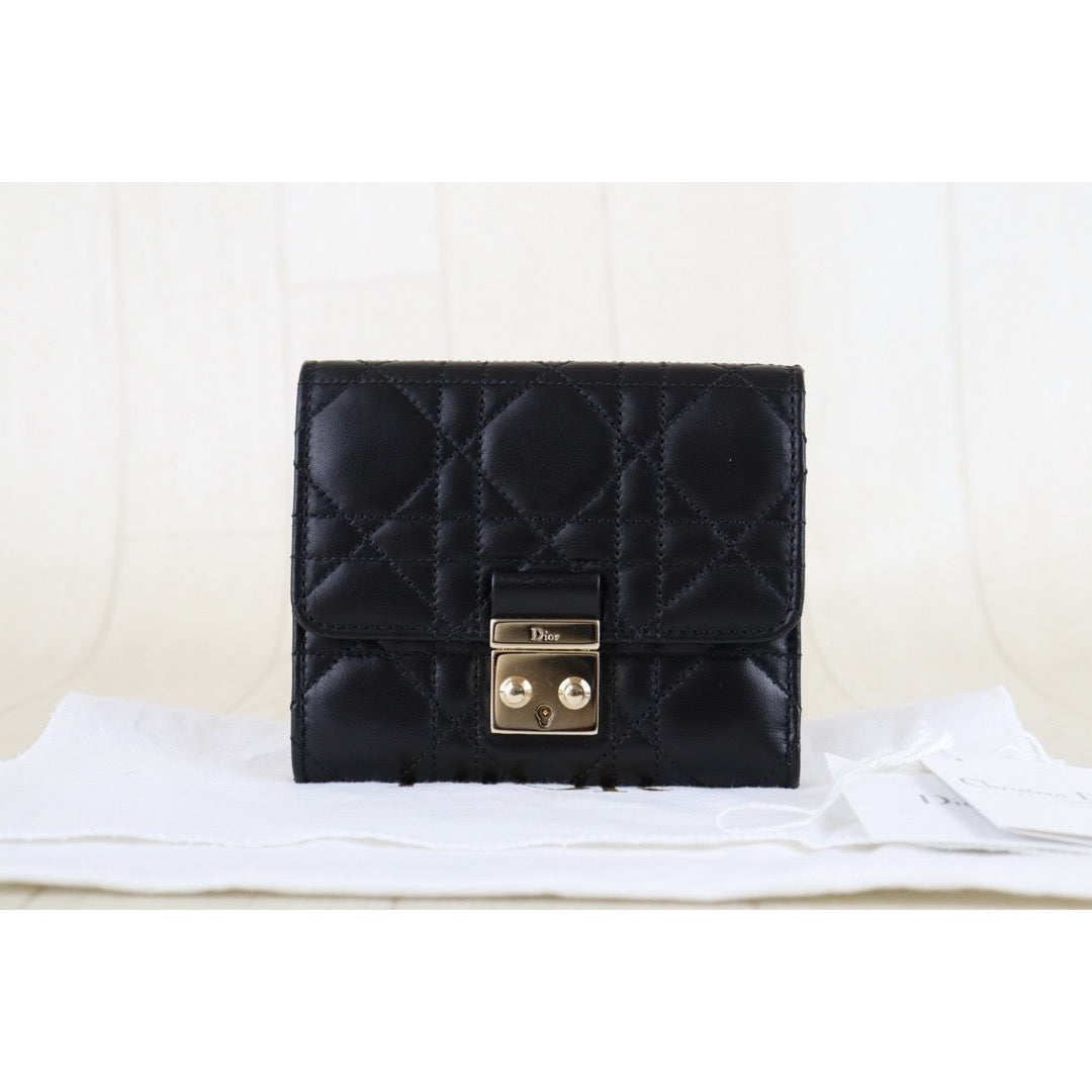 Excellent（Rank SA）｜ Dior Lady Dior Lamb Skin Black Wallet｜S26022618