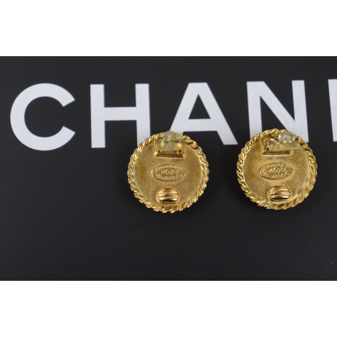 Rank AB｜CHANEL Vintage Earrings ｜24053022