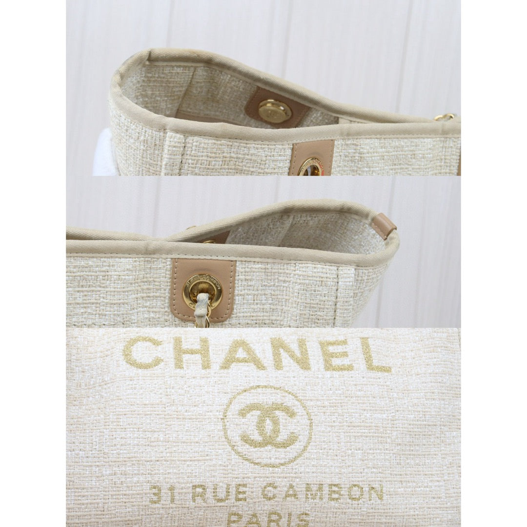 Very Good ( Rank A)｜ CHANEL Canvas Tote Bag White Beige   Made In 2018-2019 Year｜24080505