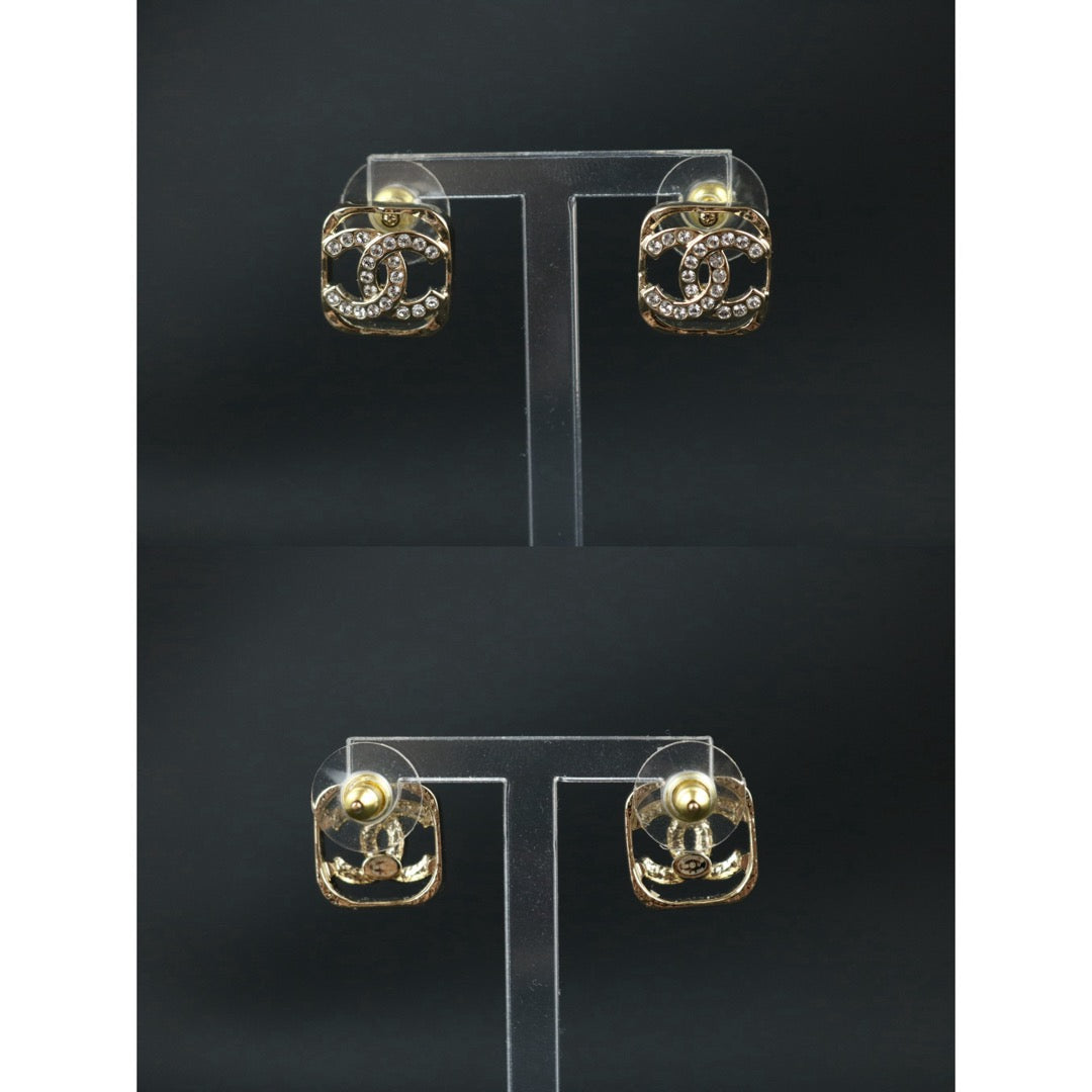 Include Authentic Detective Certificate of Authenticity｜Very Good ( Rank A) ｜CHANEL B26V COCO Mark  Square Openwork Rhinestone Earrings Made In 2026Year｜S26081804