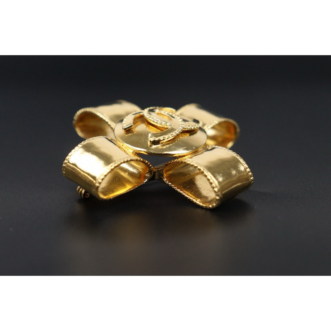 Very Good ( Rank A)｜ CHANEL Bow tie  Gold Brooch ｜S24112501