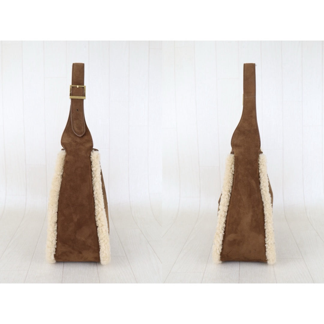 Include Entrupy Certificate of Authenticity｜Very Good ( Rank A)｜  Saint Laurent YSL Small Le5A7 Supple Hobo Bag in Suede and Shearling｜Z26092912