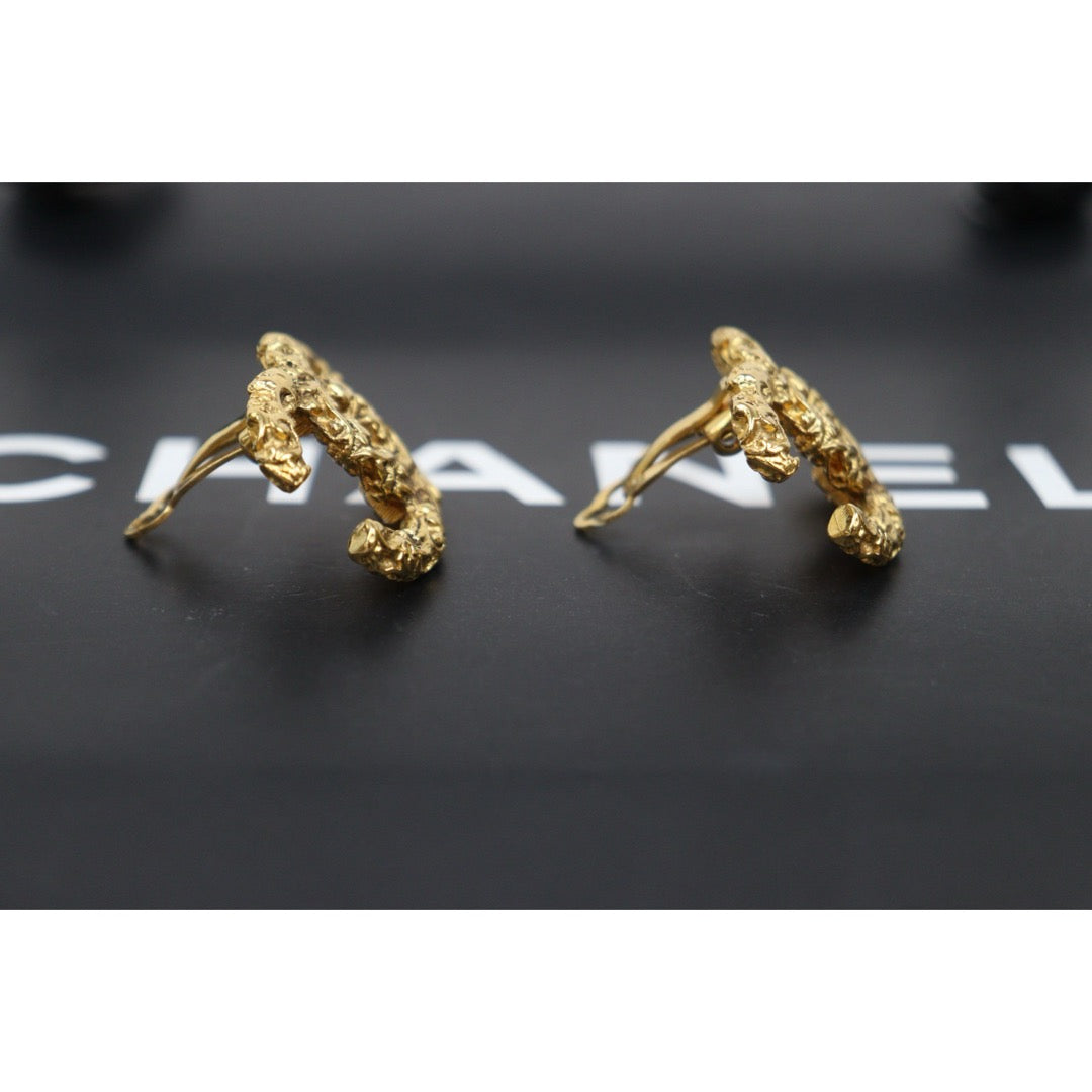 Very Good ( Rank A) ｜ CHANEL Coco Mark Vintage Lava Gold Earrings Made In 1993Year ｜25111903
