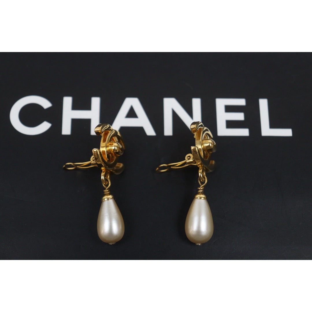 Very Good ( Rank A) ｜CHANEL  COCO Mark  Water Drop Pearl Earrings Made In 1996Year｜S25110436
