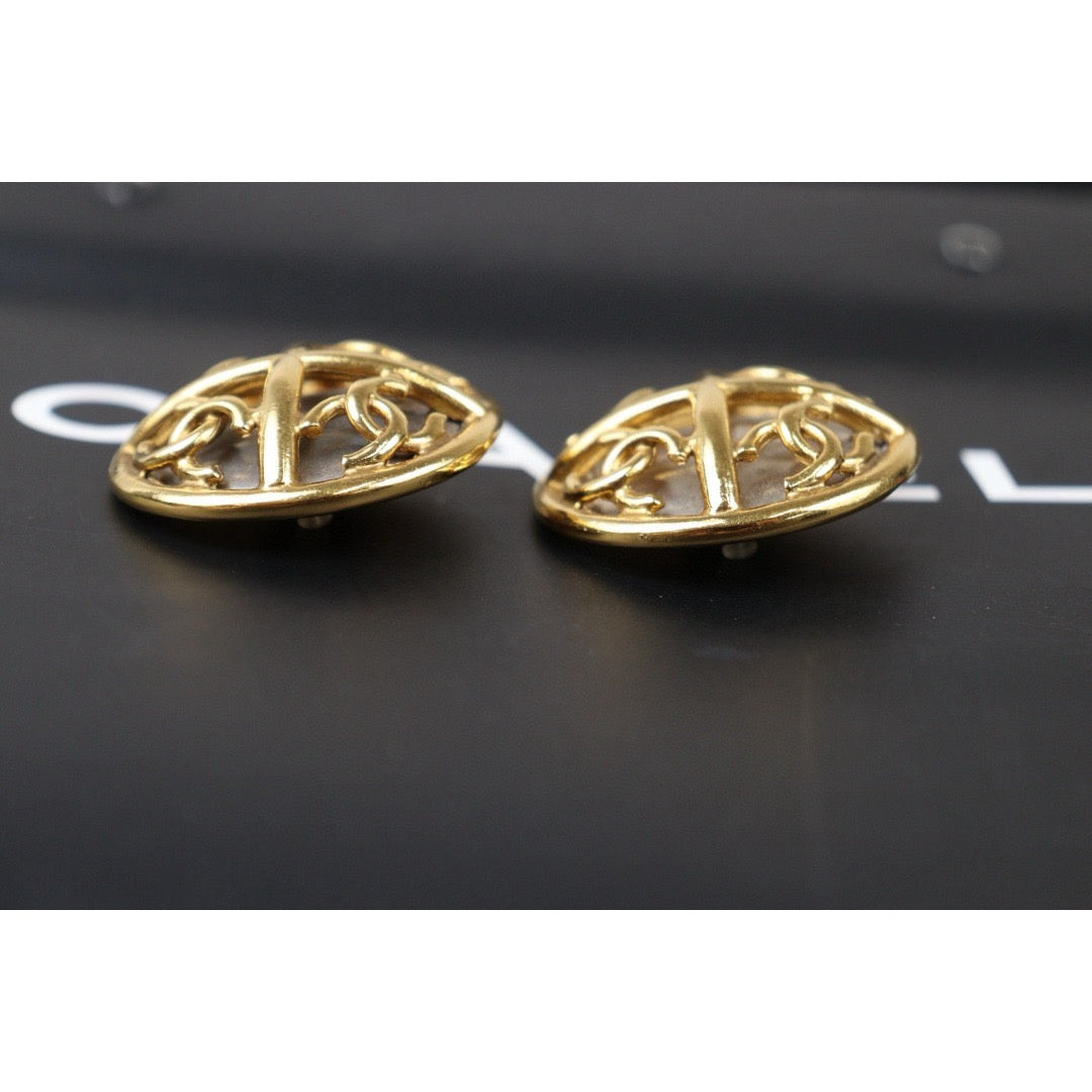 Very Good ( Rank A) ｜CHANEL Coco Mark Gold 24 Plated Earrings ｜Y24080205