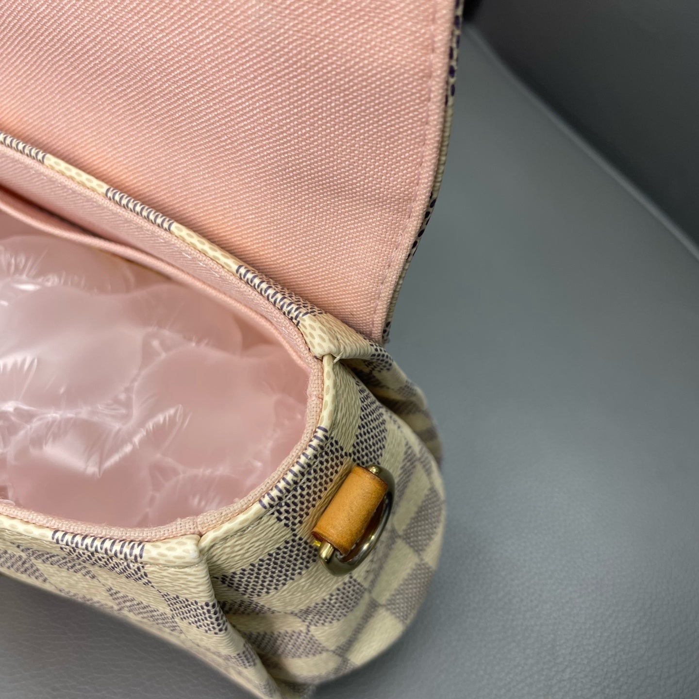 Good ( Rank AB)｜LV Shoulder Bag