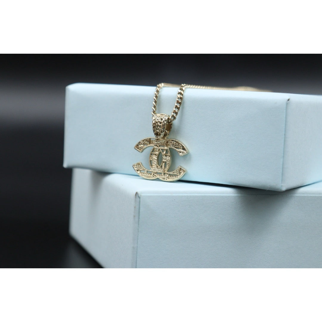 Very Good ( Rank A)｜CHANEL COCO Mark Hollow Design Necklace Golden｜V25070204