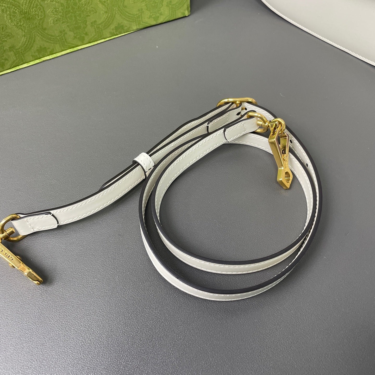 First installment 1/3｜ Very Good ( Rank A) ｜  GUCCI Bamboo Leather White Hand Bag
