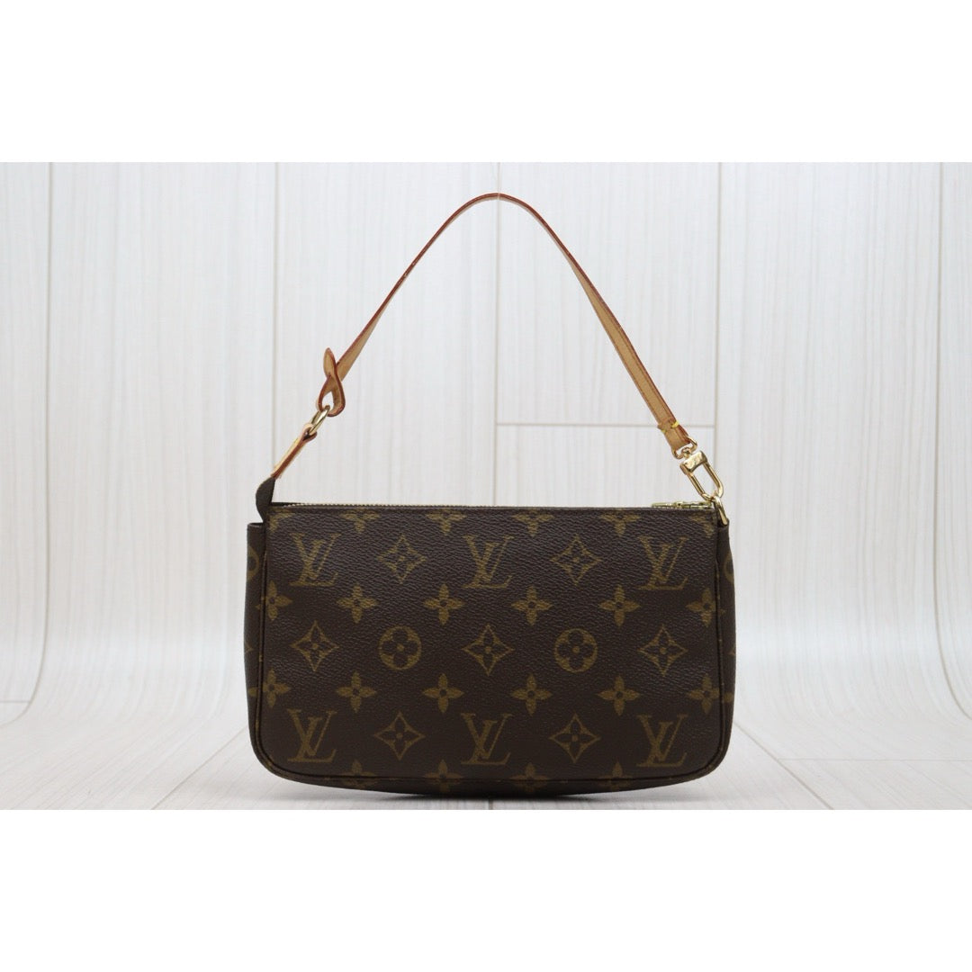Very Good ( Rank A)｜LV Monogram Pochette Accessoires ｜25111315
