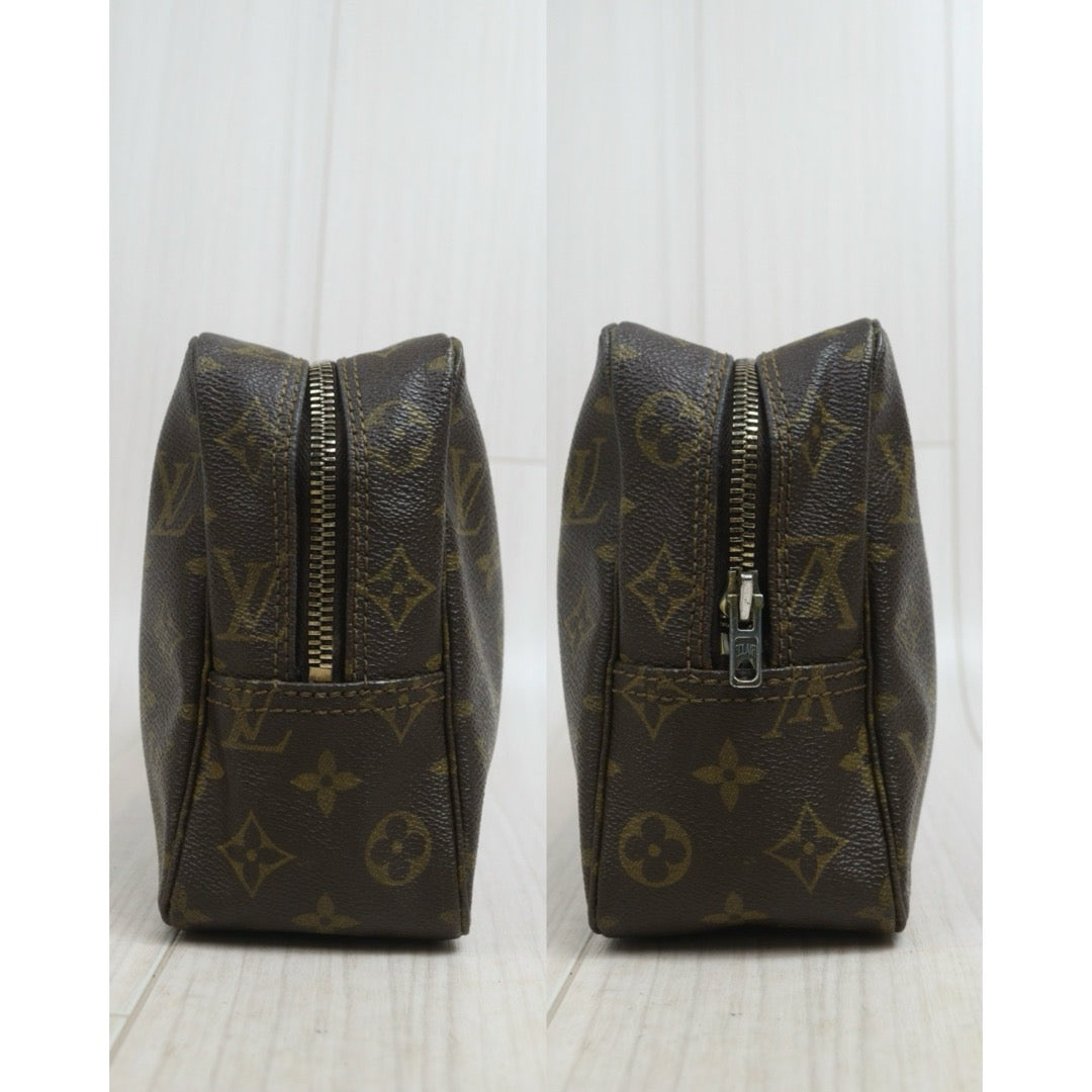Include Entrupy Certificate of Authenticity｜Good ( Rank AB)｜ Louis Vuitton Truth Toilet 28 Monogram Makeup Pouch｜26073007