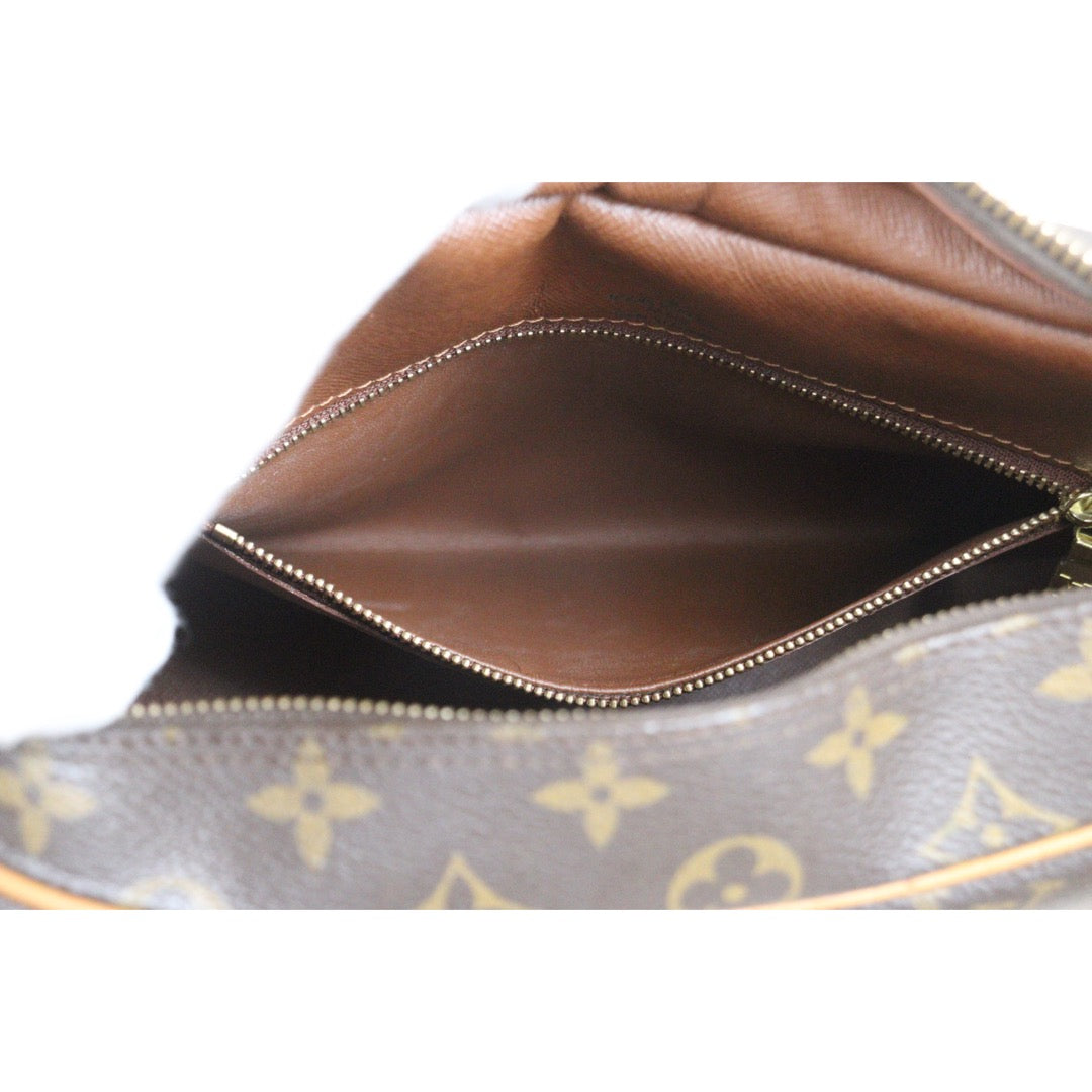 Include Entrupy Certificate of Authenticity｜Fair ( Rank B)｜Louis Vuitton Monogram Boulogne 30 Shoulder Bag｜26011401