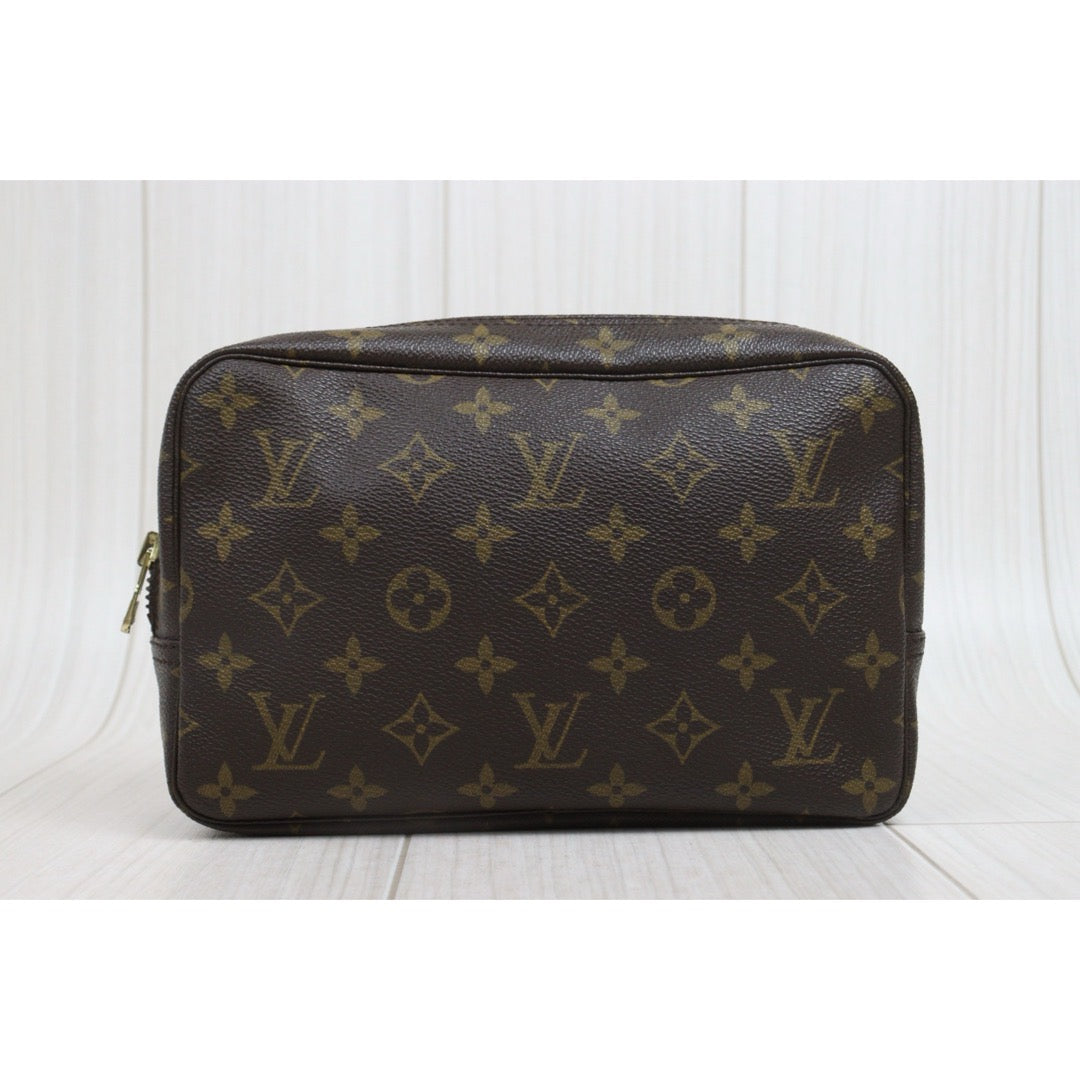 Include Entrupy Certificate of Authenticity｜Good ( Rank AB)｜ Louis Vuitton Truth Toilet 23 Monogram Makeup Pouch｜26082103