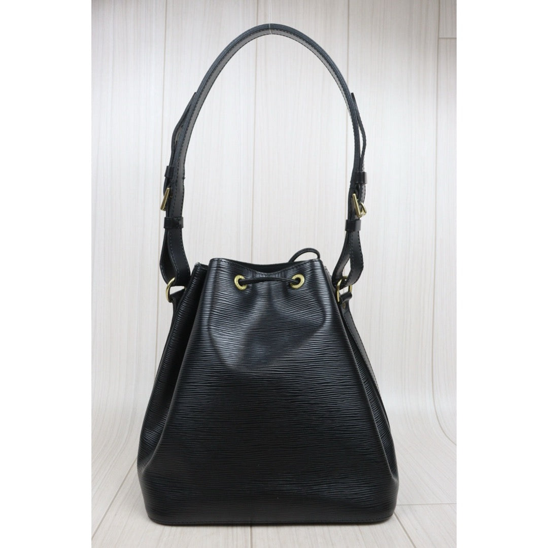 Very Good ( Rank A)｜ LV Epi Noe Shoulder Bag Black｜V25100716