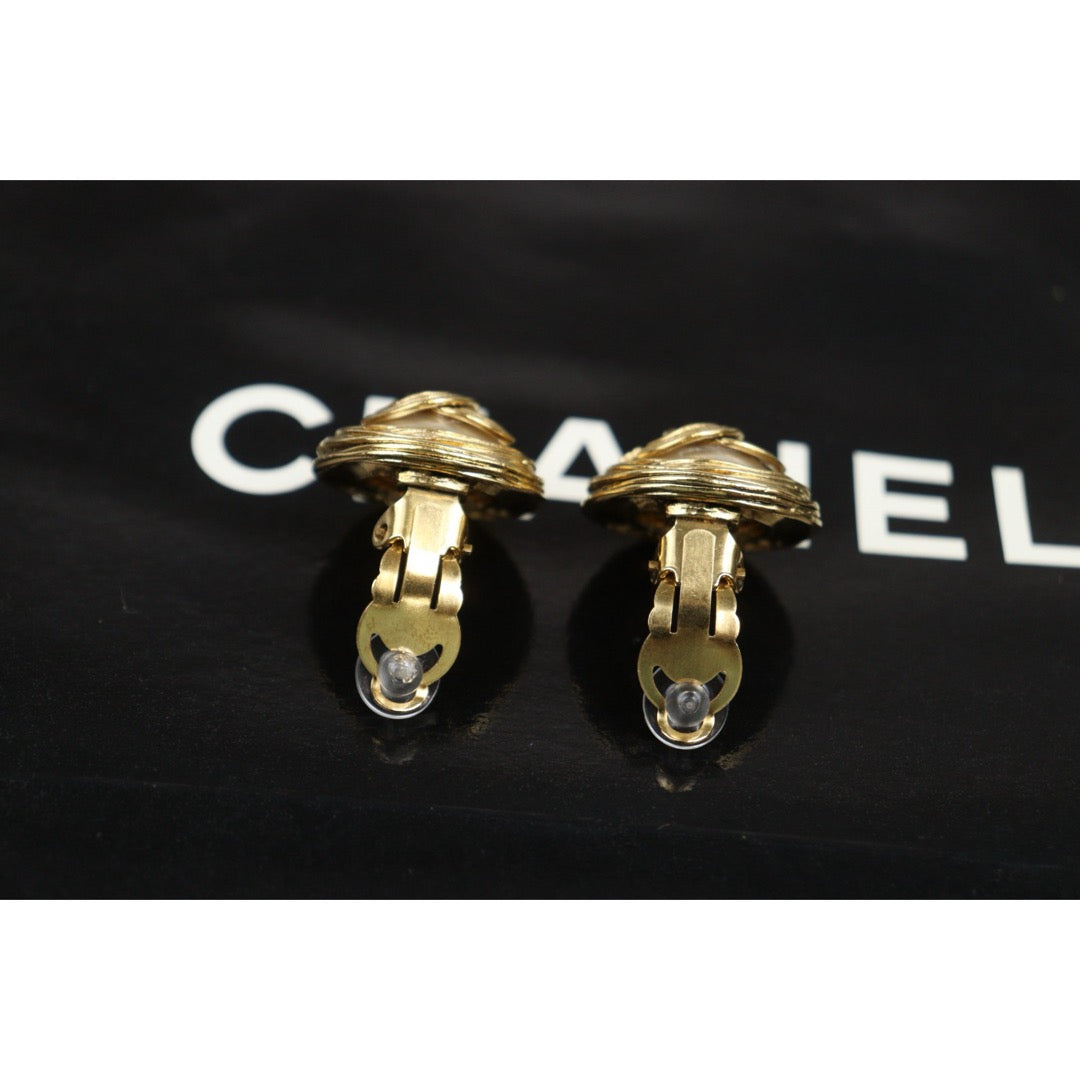 Very Good ( Rank A) ｜ CHANEL Coco Mark  Pearl Gold Earrings ｜25092611