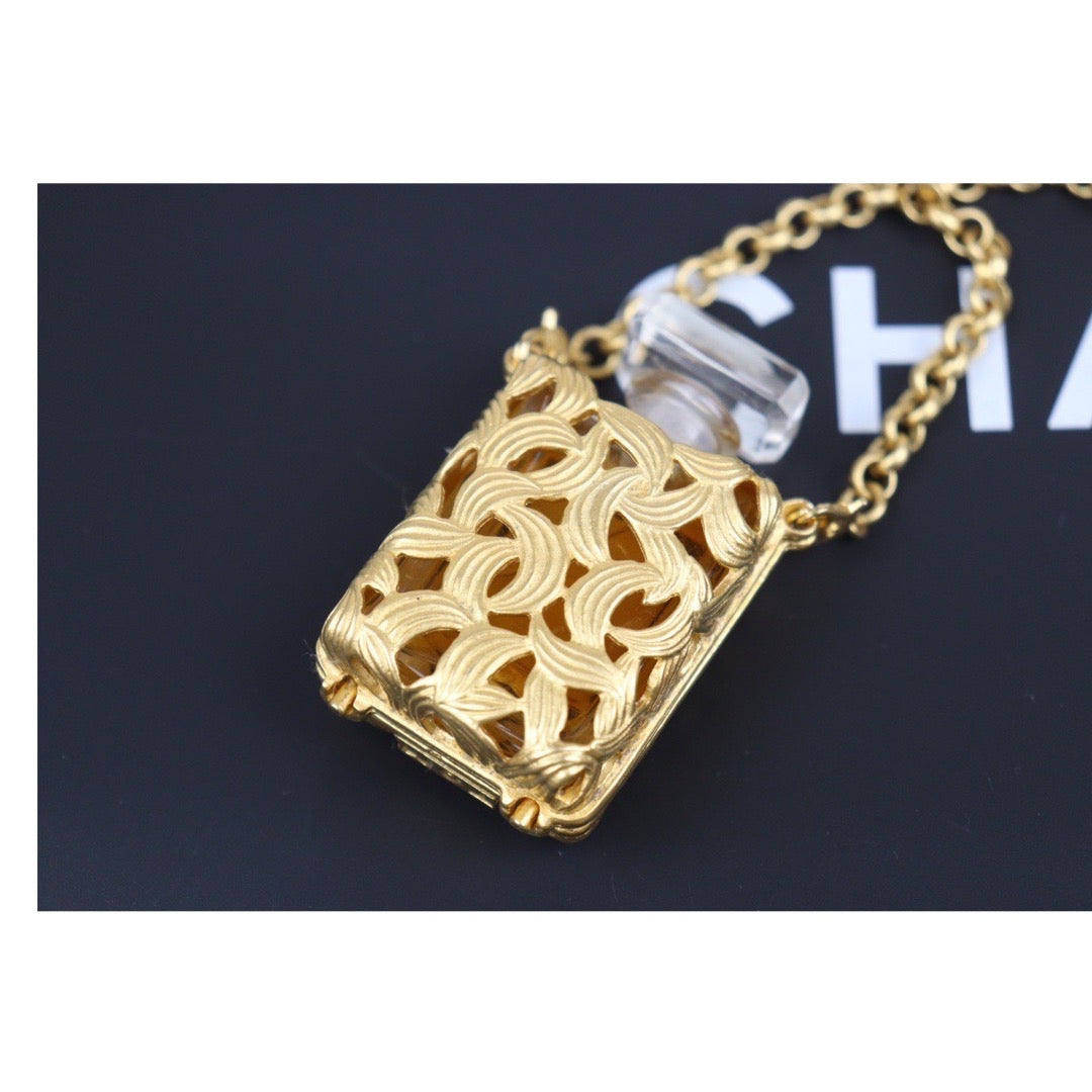 Rank A ｜ CHANEL Vintage Perfume No5 Brass Perfume Necklace  ｜23110705