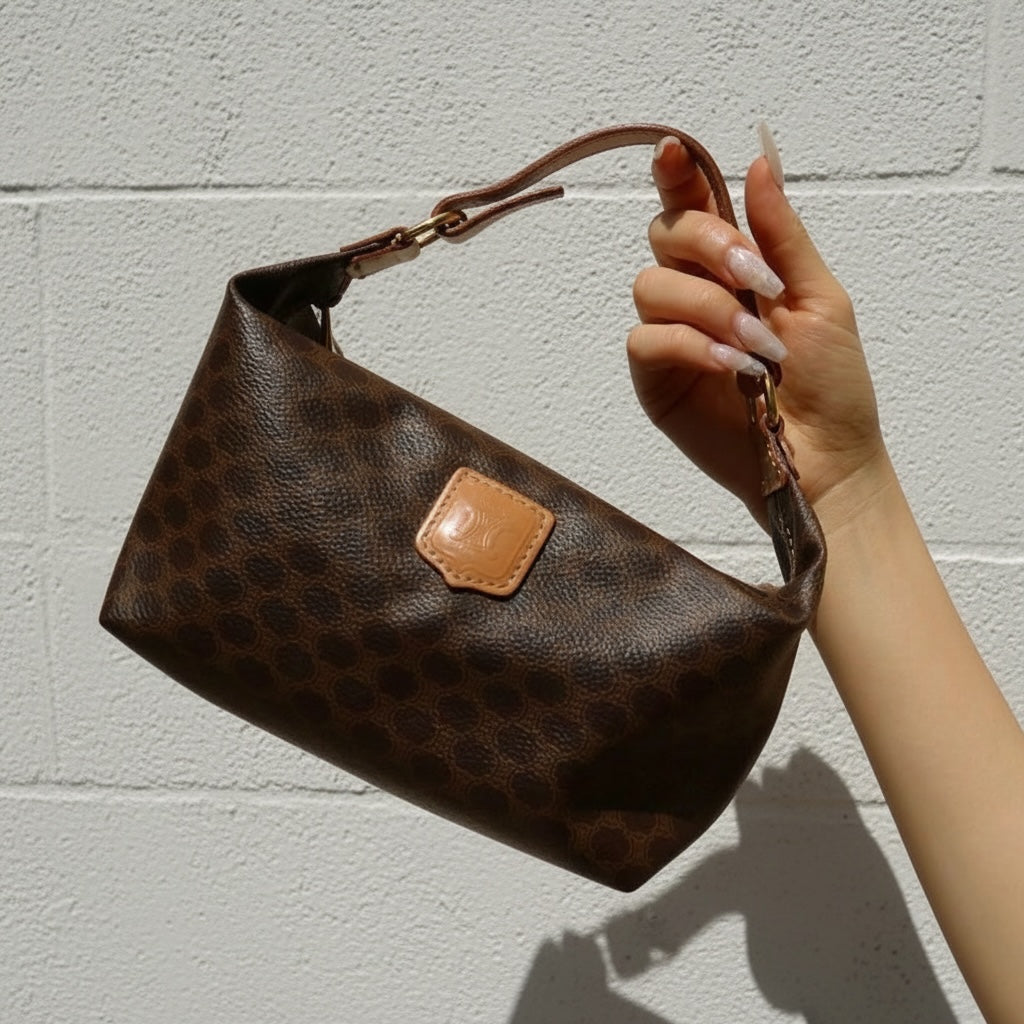 Include Entrupy Certificate of Authenticity｜Very Good ( Rank A)｜ CELINE Macadam Walking Handbag ｜26061808