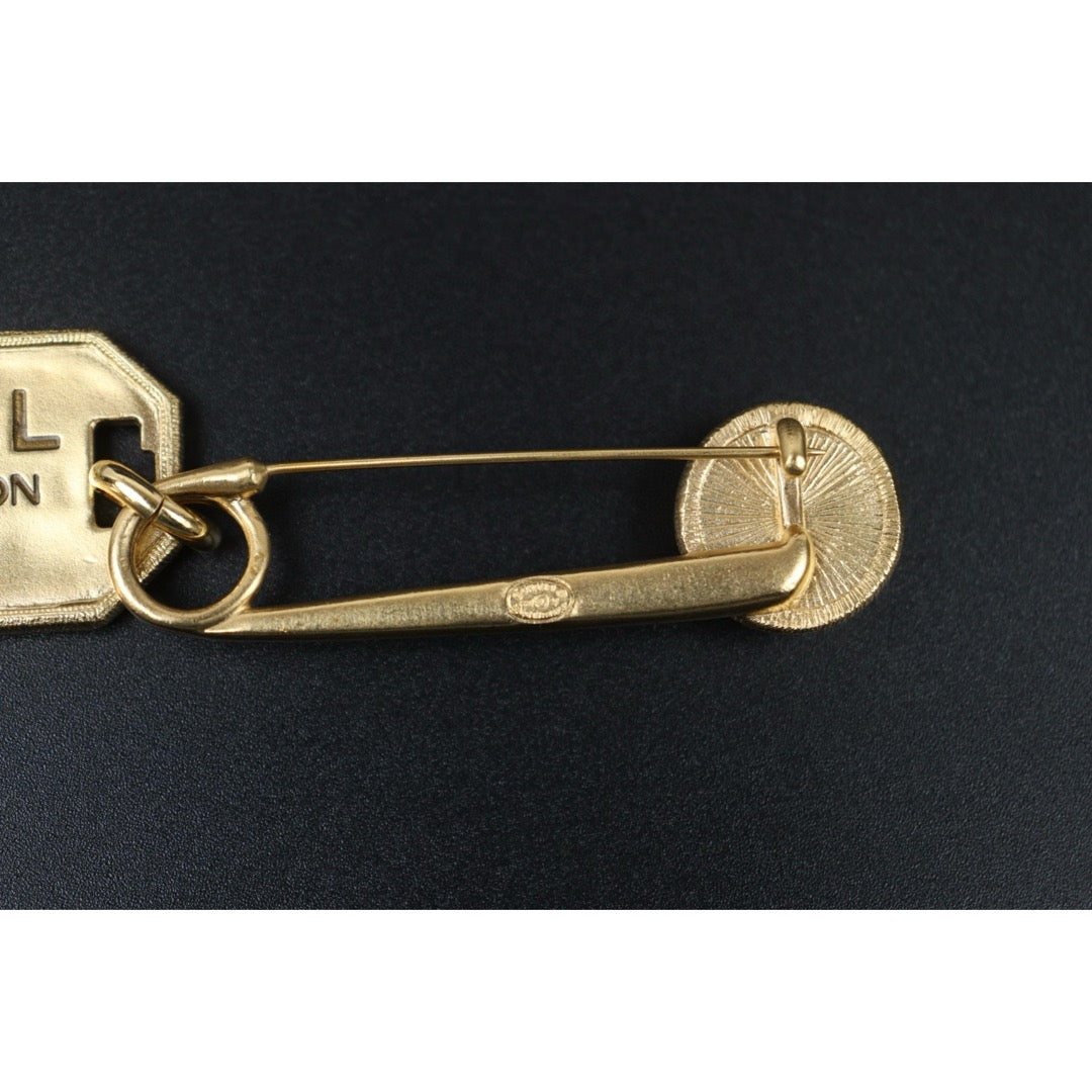 Very Good ( Rank A)｜ CHANEL Gold Logo Plated Pearl Brooch ｜Q25012307